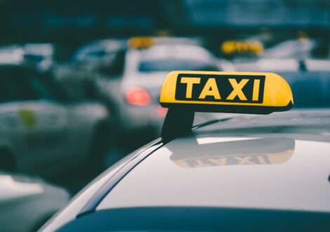 A guide to Tacoma taxi rates, including fare breakdowns, top taxi companies, and tips for saving money on rides in Tacoma, WA.